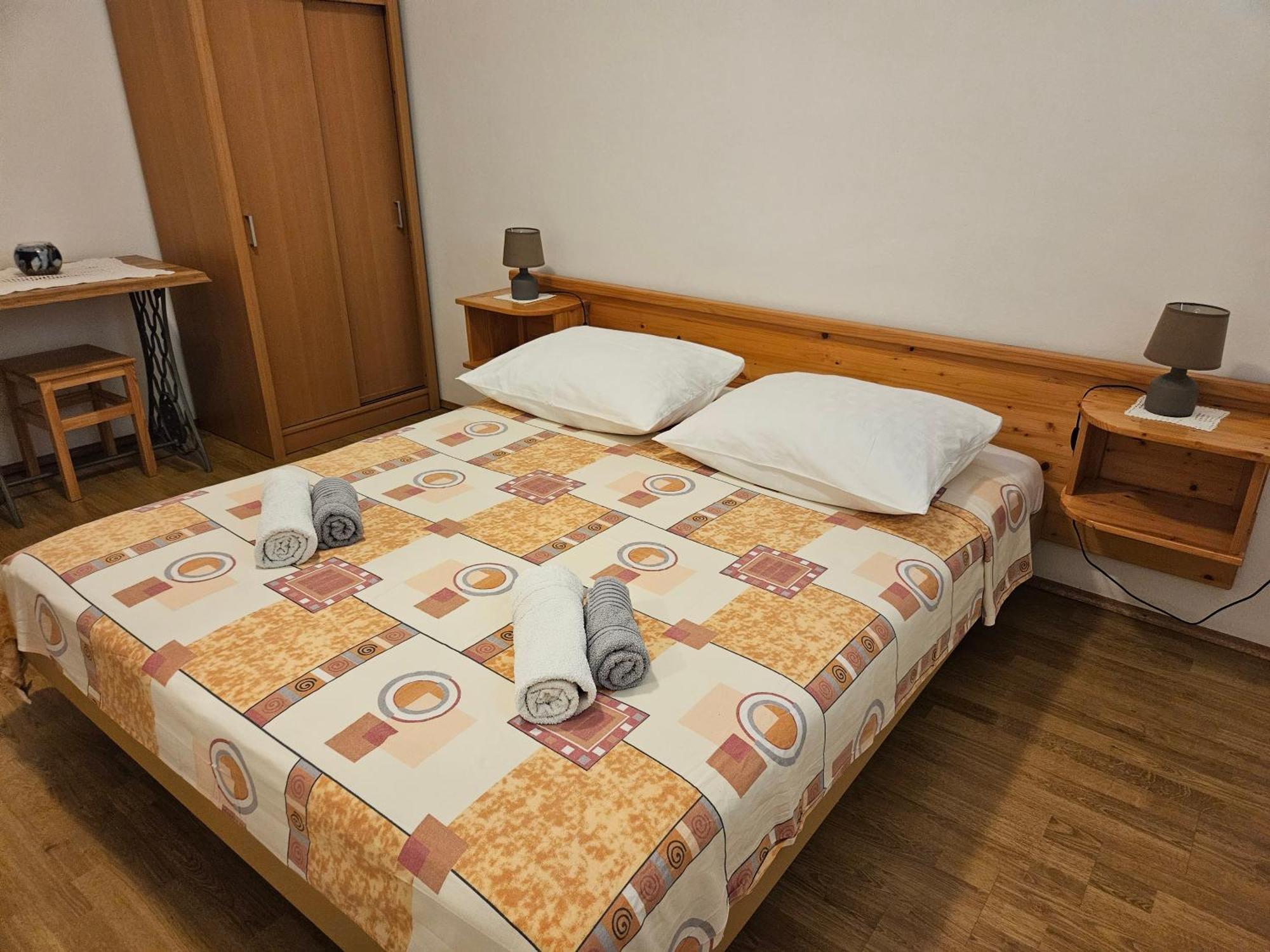 Apartmani Tatjana Раб Экстерьер фото