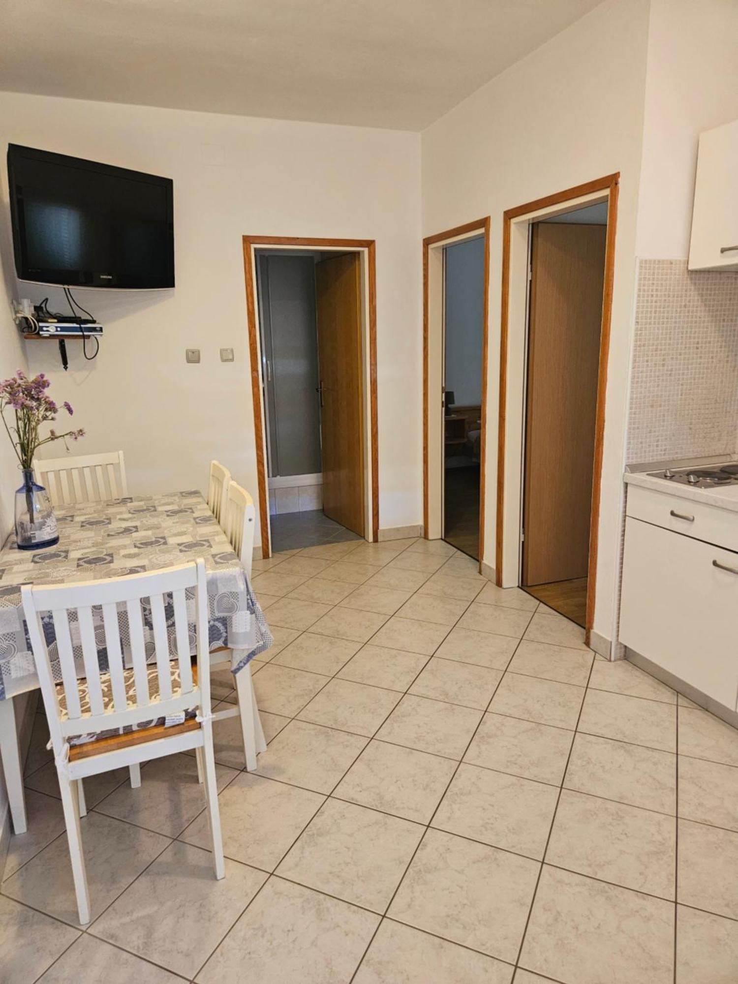 Apartmani Tatjana Раб Экстерьер фото